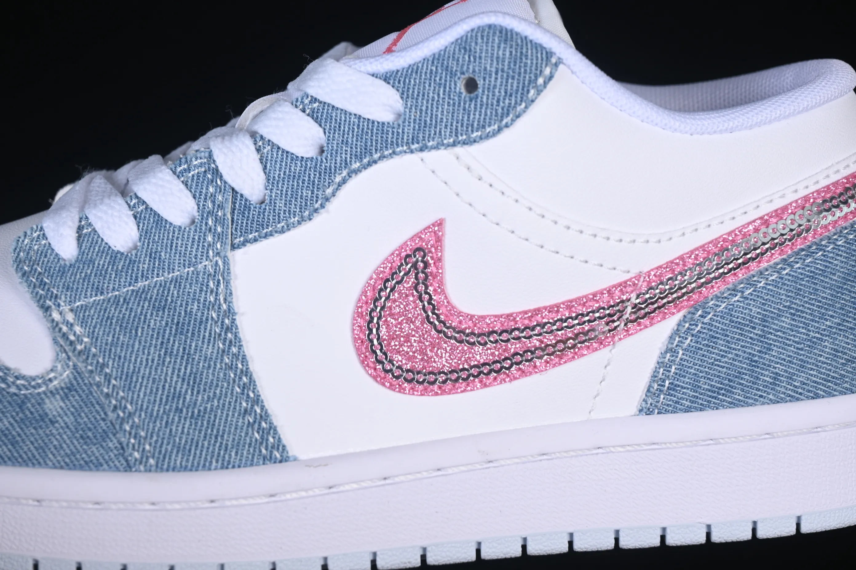 All categories Air Jordan Jordan series basketball shoes Air Jordan 1 Low Air Jordan 1 Low AJ1 Joe 1 white and blue denim pink diamond hook low-top casual sneakers HQ2001-400